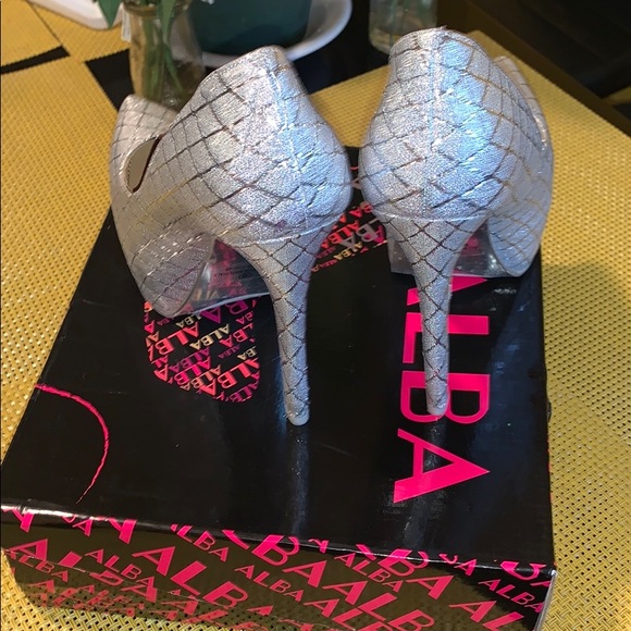 Beautiful Alba stiletto silver shoes - Picture 6 of 8